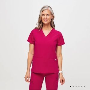 NWT Figs Ultra Rose Casma Three-Pocket Scrub Top XS